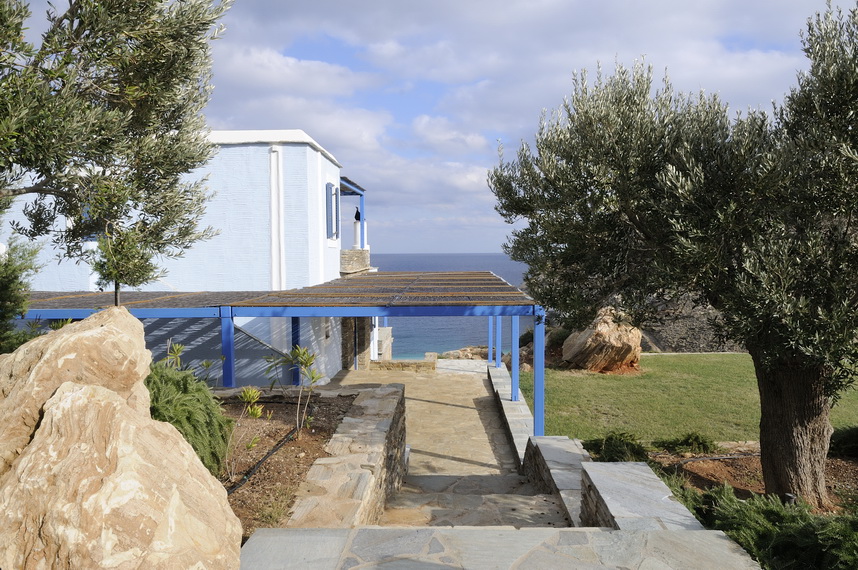 aegea-blue-luxury-hotel-resort-andros-island-56_resize